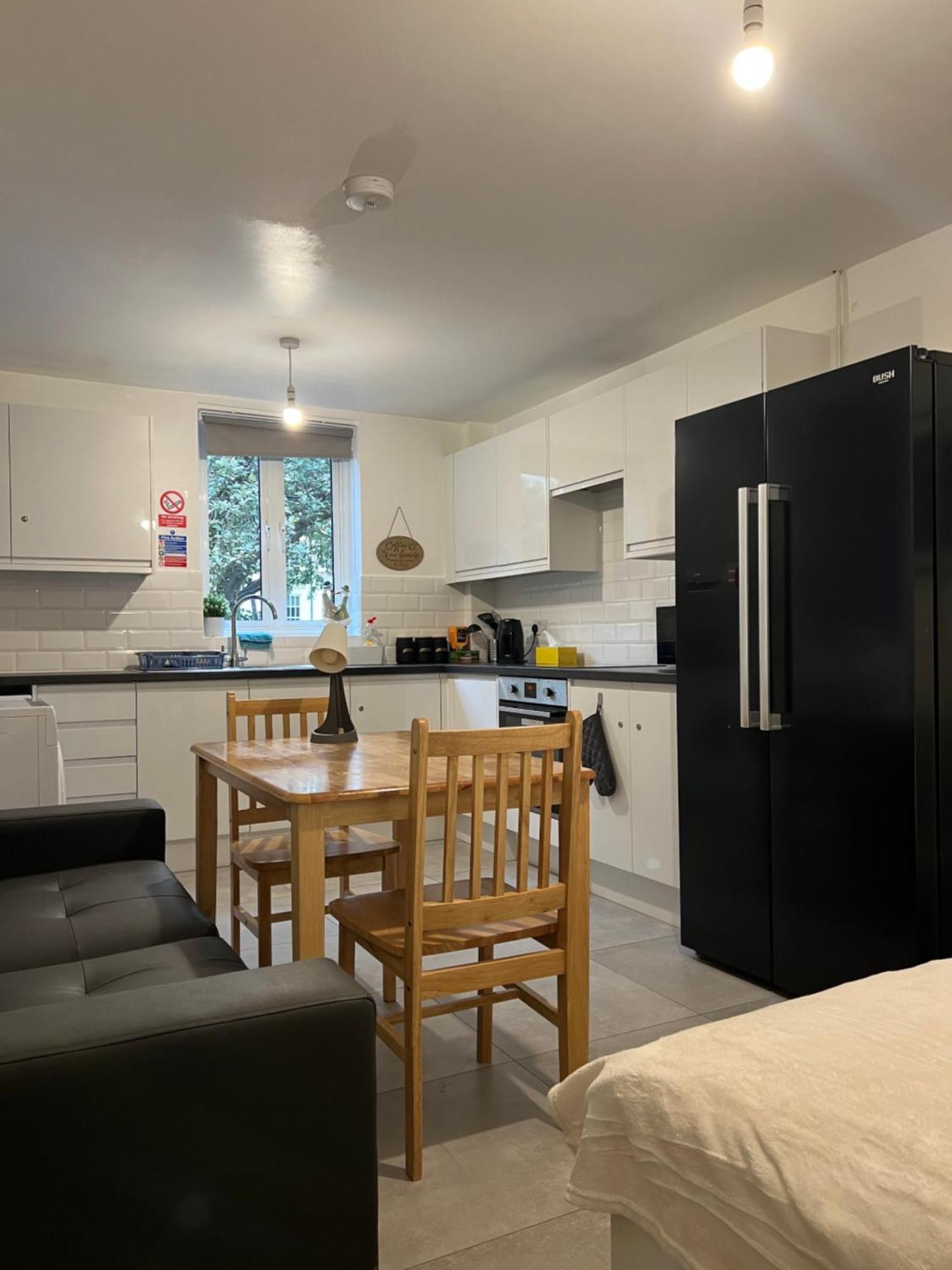 Lovely Double Rooms In Euston & Square In Central Лондон Экстерьер фото